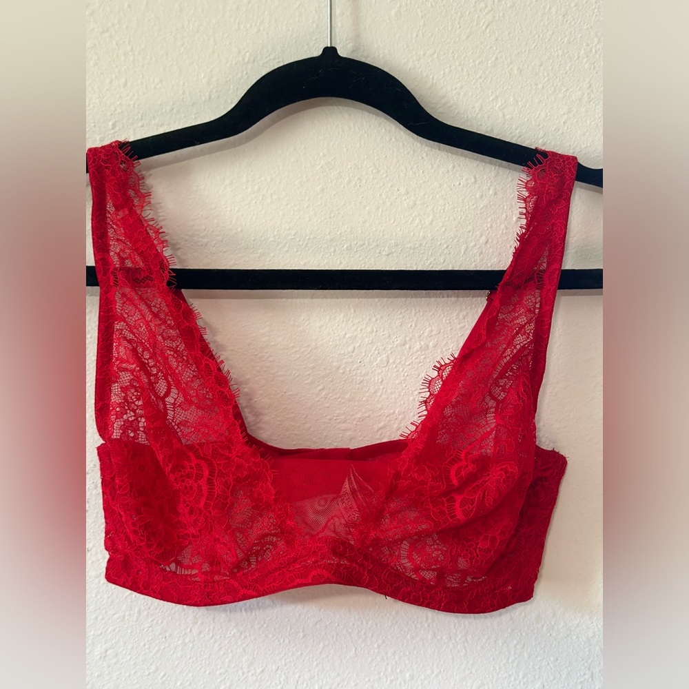 VS Lace Bralette